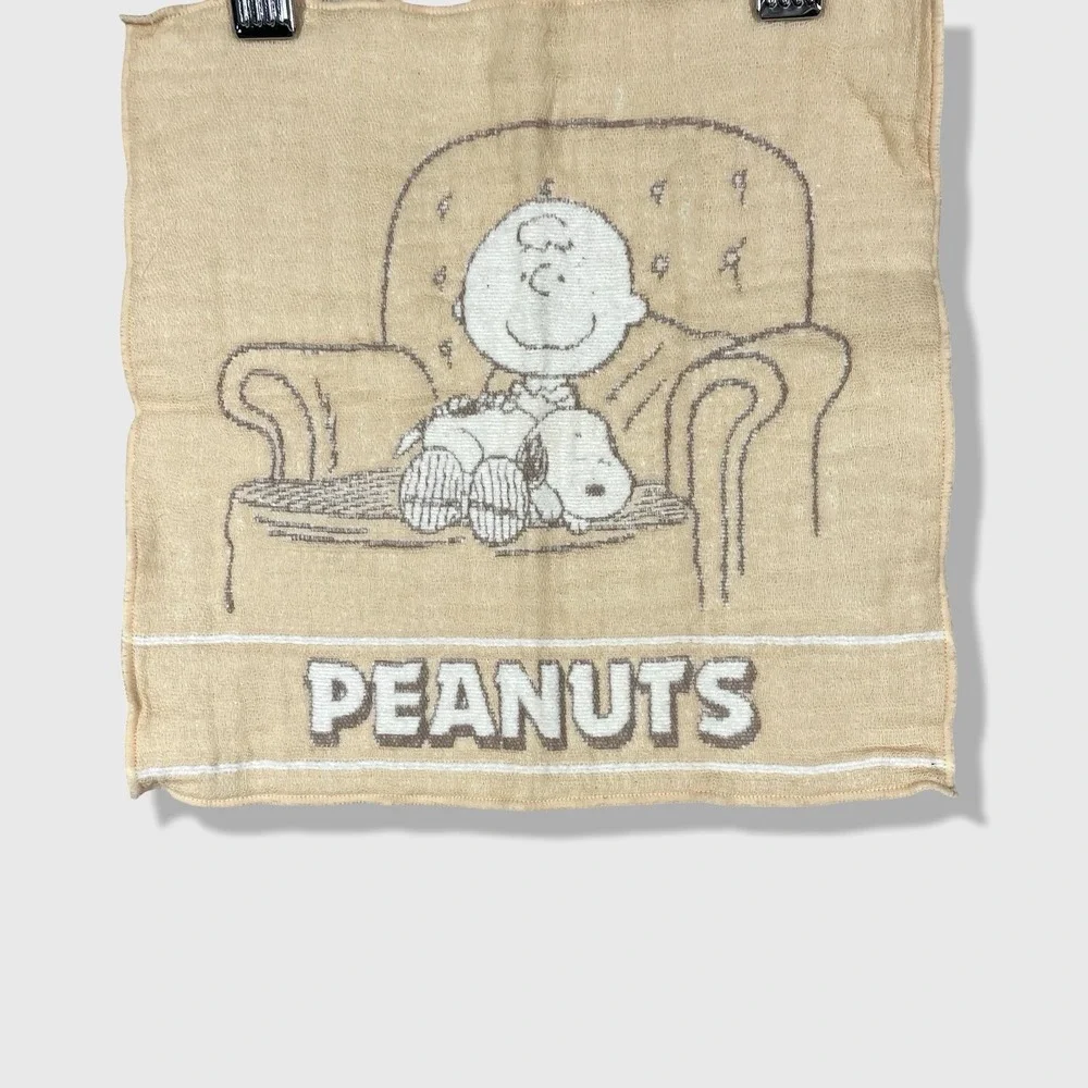 Peanuts Wash Cloth Unisex OS Tan Charlie Brown Snoopy Cartoon Aesthetic
